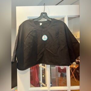 BP Nordstrom Black crop sweatshirt with Blue Graphic. Organic cotton